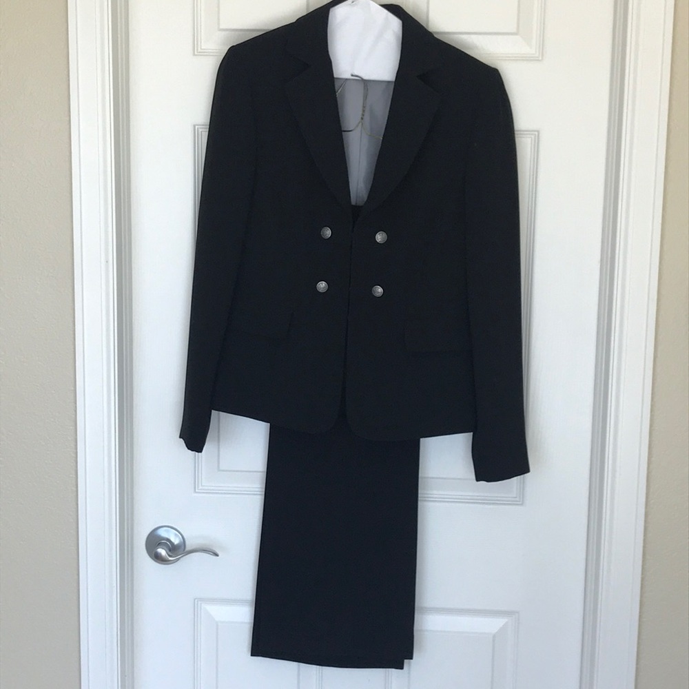 Tahari Arthur’s S. Levine pant suit